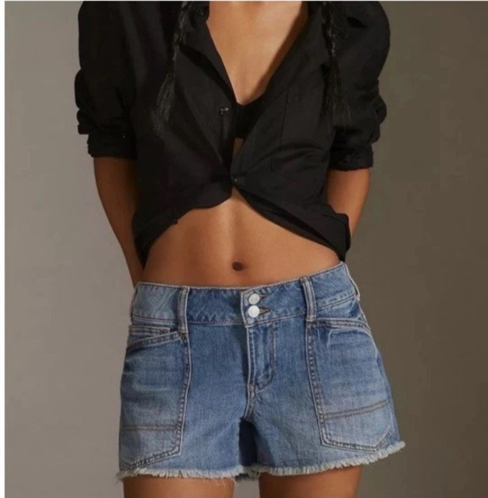 Anthropologie Pilcro The Wanderer Denim Shorts Size 31 Blue Medium Wash Raw Hem